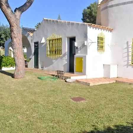 Tranquil In With Private Swimming Pool *